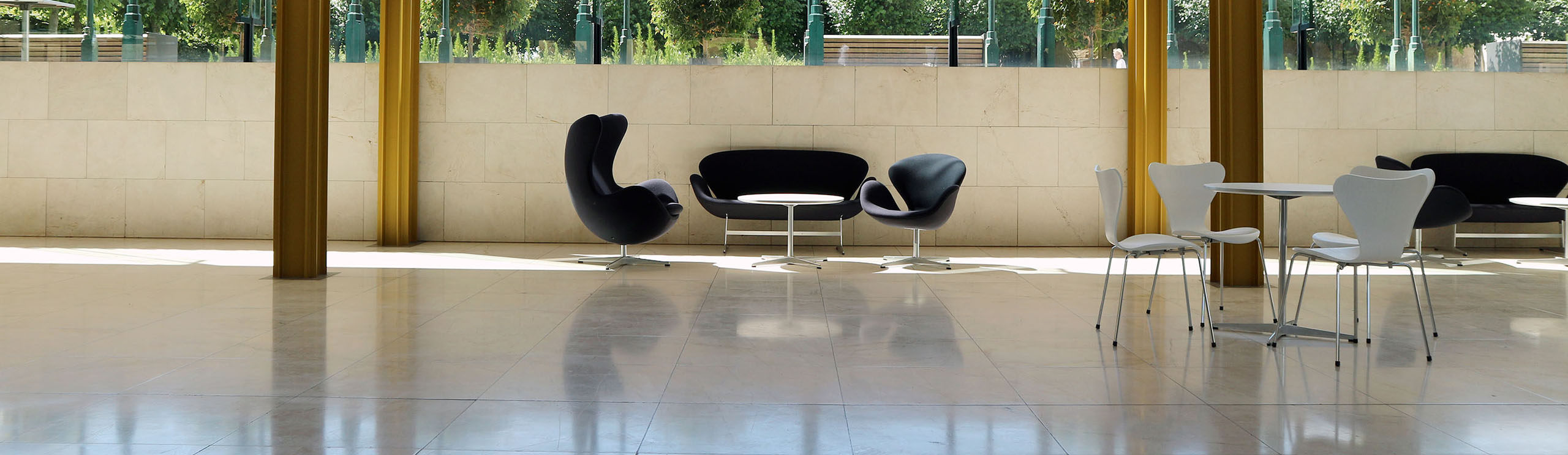 Gesamtkunstwerke – Architektur von Arne Jacobsen und Otto Weitling in Deutschland